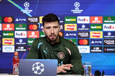 Manchester City 'den Rben Dias 10 Şubat 2025 tarihinde Etihad Stadyumu' nda Manchester City ile Real Madrid arasındaki UEFA Şampiyonlar Ligi Basın Konferansı sırasında basına konuştu.