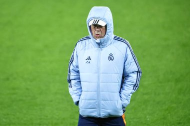 Carlo Ancelotti, 10 Şubat 2025 'te Etihad Stadyumu' nda oynanan UEFA Şampiyonlar Ligi Real Madrid Eğitim Toplantısı 'nda Real Madrid' in teknik direktörü.