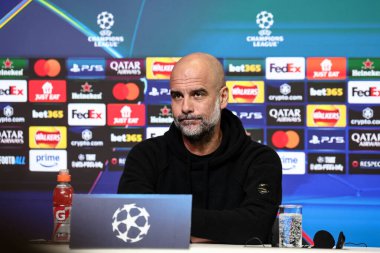 Manchester City 'nin Pep Guardiola teknik direktörü UEFA Şampiyonlar Ligi Basın Konferansı sırasında basına konuştu. Manchester City - Real Madrid Etihad Stadyumu, Manchester, Birleşik Krallık, 10 Şubat 2025