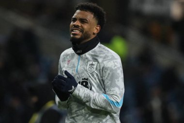 Burnley 'li Lyle Foster, 12 Şubat 2025' te Burnley, Burnley 'nin Hull City' ye karşı oynadığı Sky Bet Şampiyonası öncesinde ısınma turundan dönüyor.