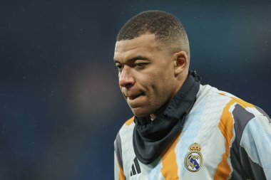 Real Madrid 'den Kylian Mbapp 11 Şubat 2025 tarihinde Etihad Stadyumu' nda oynanan UEFA Şampiyonlar Ligi play-off Manchester City - Real Madrid maçında ısınma turunda