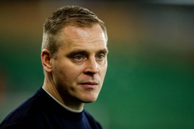 Norwich City 'den Johannes Hoff, 11 Şubat 2025' te İngiltere 'nin Norwich City-Preston North End maçından önce Carrow Road' a vardı.