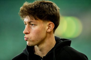 Norwich City 'den Oscar Schwartau, 11 Şubat 2025' te Norwich City ve Preston North End arasındaki Sky Bet Şampiyonası maçından önce Carrow Road 'a vardı.