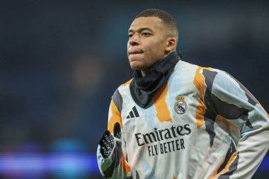 Real Madrid 'den Kylian Mbapp 11 Şubat 2025 tarihinde Etihad Stadyumu' nda oynanan UEFA Şampiyonlar Ligi play-off Manchester City - Real Madrid maçında ısınma turunda