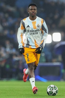 Real Madrid 'den Vincius Jnior 11 Şubat 2025 tarihinde Etihad Stadyumu' nda oynanan UEFA Şampiyonlar Ligi play-off Manchester City - Real Madrid maçında ısınma turunda