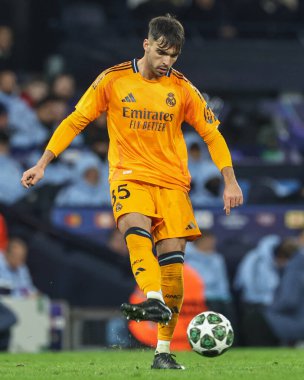 Real Madrid 'den Ral Asencio UEFA Şampiyonlar Ligi eleme turunda Manchester City - Real Madrid maçı sırasında Etihad Stadyumu, Manchester, Birleşik Krallık, 11 Şubat 2025