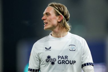 Preston North End 'den Stefan Thordarson 11 Şubat 2025' te İngiltere 'nin Carrow Road şehrinde oynanan Norwich City-Preston North End maçında takım talimatlarını veriyor.