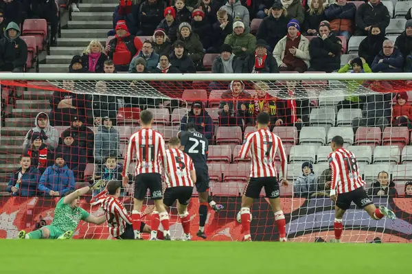 Ancak Luton Town 'dan Millenic Alli, 12 Şubat 2025 tarihinde İngiltere' nin Sunderland kentinde oynanan Sunderland-Luton Town maçında ofsayt için gol atmayı reddetti.