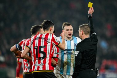 Middlesbrough 'dan George Edmundson, 12 Şubat 2025' te İngiltere, Sheffield Lane 'de oynanan Gökyüzü İddia Şampiyonası maçında Sheffield United ve Middlesbrough maçında sarı kart aldı.