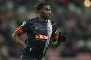 Luton Town 'dan Elijah Adebayo Gök İddia Şampiyonası' nda Sunderland, Luton Town 'a karşı 12 Şubat 2025' te Sunderland, Sunderland Stadyumu 'nda oynuyor.