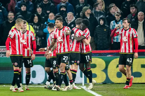 Sheffield United takımından Jesuran Rak-Sakyi, Sheffield Lane, Sheffield, İngiltere 'de 12 Şubat 2025' te oynanan Sky Bet Şampiyonası maçında takım arkadaşları ile 1-0 'lık galibiyet golünü kutluyor.