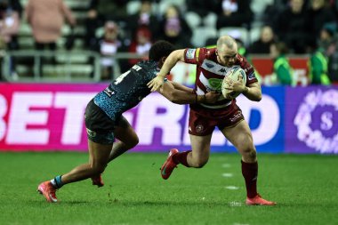 13 Şubat 2025 'te İngiltere' nin Wigan kentindeki Brick Community Stadyumu 'nda oynanan Wigan Warriors - Leigh Leopards maçında, Betfred Süper Lig 1.