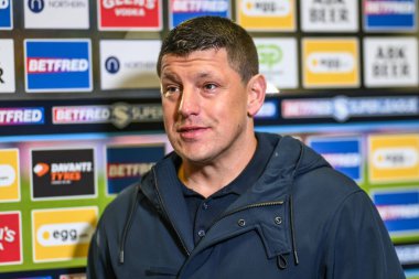 Wigan Warriors 'un Matt Peet baş antrenörü, 13 Şubat 2025' te İngiltere 'nin Wigan şehrinde oynanan The Brick Community Stadyumu' nda oynanan Wigan Warriors vs Leopards maçında oynanan Betfred Süper Lig 1.