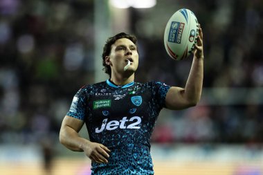 Leigh Leoparları 'ndan Lachlan Lam 13 Şubat 2025' te İngiltere 'nin Wigan Stadyumu' ndaki The Brick Community Stadyumu 'nda oynanan Betfred Süper Lig 1. Raundunda ısınma turunda Wigan Warriors, Leigh Leopards' a karşı.