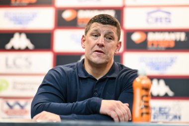 Wigan Warriors 'un Matt Peet baş antrenörü, 13 Şubat 2025' te İngiltere 'nin Wigan şehrinde oynanan The Brick Community Stadyumu' nda oynanan Wigan Warriors - Leopards maçında oynanan Betfred Süper Lig 1.