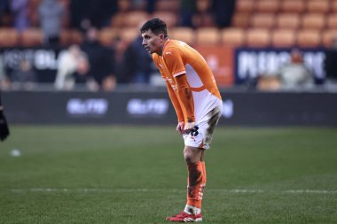 Blackpool takımından Albie Morgan, 15 Şubat 2025 'te Blackpool, Blackpool' da oynanan Blackpool-Mansfield maçında son düdük çaldıktan sonra