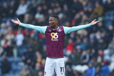 Burnley 'den Jaidon Anthony, 15 Şubat 2025' te İngiltere 'nin Deepdale kentinde oynanan Sky Bet Şampiyonası maçında hakem Andrew Kitchen' ın penaltı atamamasına tepki gösterdi.