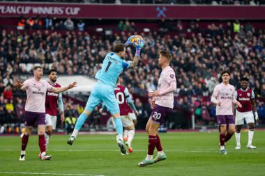 Brentford 'dan Mark Flekken, 15 Şubat 2025' te İngiltere 'nin Londra Stadyumu' nda oynanan Premier League maçında West Ham United ve Brentford maçında bir kurtarış yaptı.
