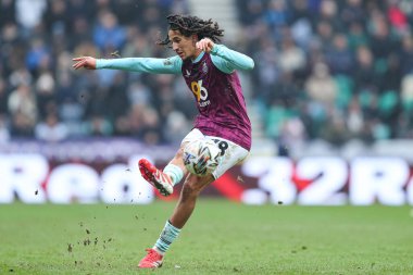 Burnley 'den Hannibal Mejbri, 15 Şubat 2025' te İngiltere 'nin Deepdale kentinde oynanan Gökyüzü İddia Şampiyonası' nda Preston North End - Burnley maçında topu çaprazlıyor.