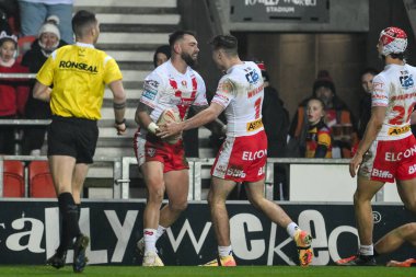 St. Helens 'ten Kyle Feldt, 15 Şubat 2025' te St Helens - Salford Red Devils maçında İngiltere 'nin St. Helens şehrinde oynanan Betfred Süper Lig karşılaşmasını kutluyor.