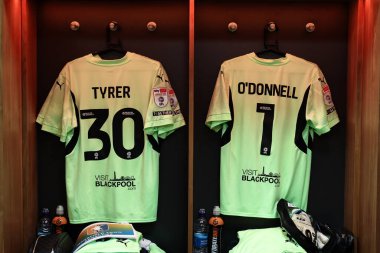 Blackpool 'dan Harry Tyrer ve Blackpool' dan Richard O 'Donnell soyunma odasında Sky Bet 1 maçı sırasında Blackpool Mansfield Town' a karşı Bloomfield Road, Blackpool, İngiltere, 15 Şubat 2025
