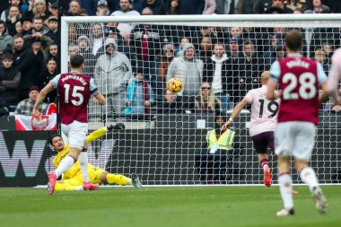Brentford 'dan Kevin Schade (oyun dışı) Premier Lig maçında West Ham United, Brentford' a karşı 15 Şubat 2025 'te Londra Stadyumu' nda 0-1 berabere kaldı.