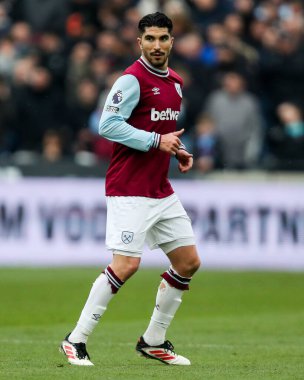 West Ham United takımından Carlos Soler, 15 Şubat 2025 'te Londra' daki Londra Stadyumu 'nda oynanan West Ham United-Brentford maçında görev başındaydı.