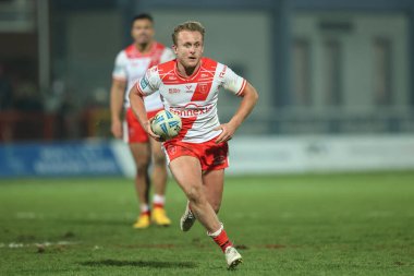 Hull KR 'dan Jez Litten, 14 Şubat 2025' te İngiltere 'nin Hull kentinde oynanan Sewell Group Craven Park' ta oynanan Hull KR-Castleford Tigers maçında topa vuruyor.