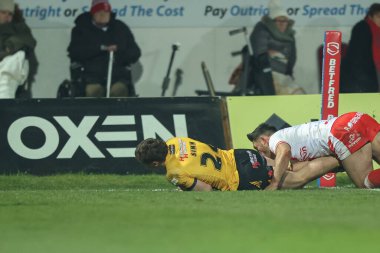 Castleford Tigers 'dan Josh Simm, 14 Şubat 2025' te İngiltere 'nin Hull kenti Kingston' daki Sewell Group Craven Park 'ta oynanan birinci tur Betfred Süper Lig karşılaşması Hull KR-Castleford Tigers maçında şansını deniyor.