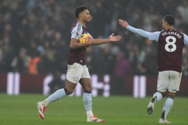 Aston Villa 'dan Ollie Watkins, 15 Şubat 2025' te Birmingham, Birmingham 'daki Villa Park' ta oynanan Premier League karşılaşmasında 1-1 kazanma hedefini kutluyor.