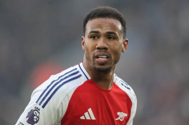 Gabriel of Arsenal Premier League maçı sırasında Leicester City, King Power Stadyumu 'nda Arsenal' e karşı, 15 Şubat 2025