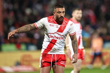 Hull KR 'dan Elliot Minchella, 1. Betfred Süper Lig karşılaşmasında takım arkadaşlarına talimat verir. Hull KR, Sewell Group Craven Park' ta Castleford Tigers 'a karşı.