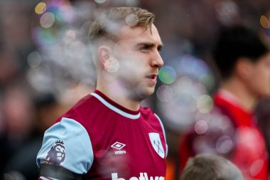 West Ham United takımından Jarrod Bowen, 15 Şubat 2025 'te Londra Stadyumu' nda oynanan Premier League maçı öncesinde tünelden çıktı.