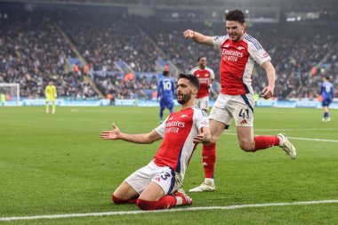 Arsenal 'den Mikel Merino, 15 Şubat 2025' te King Power Stadyumu 'nda oynanan Premier League maçında Leicester City ve Arsenal maçında 0-1 kazanma hedefini kutluyor.