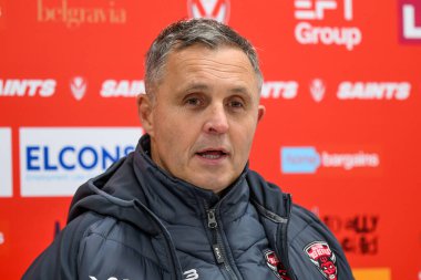 Paul Rowley, Salford Red Devils 'in baş antrenörü, 15 Şubat 2025' te St Helens - Salford Red Devils maçında oynanan Betfred Süper Lig 1. Raundu sonrası basın konferansında.