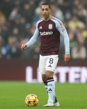 Aston Villa takımından Youri Tielemans, 15 Şubat 2025 'te İngiltere' nin Birmingham kentinde oynanan Premier Lig karşılaşmasında Aston Villa, Ipswich Town 'a karşı.