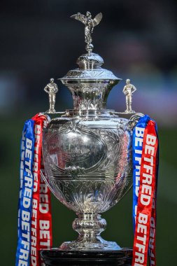 Meydan okuma kupası kupası, 15 Şubat 2025 'te St Helens-Salford Red Devils maçında oynanan Betfred Süper Lig Turu öncesinde oynanacak.