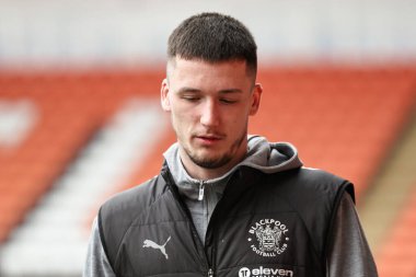 Blackpool 'dan Oliver Casey 15 Şubat 2025' te Bloomfield Road, Blackpool 'da oynanan Blackpool-Mansfield maçı sırasında geldi.