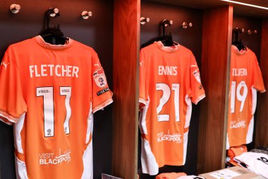 Blackpool takımından Ashley Fletcher 15 Şubat 2025 'te Bloomfield Road, Blackpool' da oynanan Blackpool-Mansfield maçında soyunma odasında soyunma odasında.