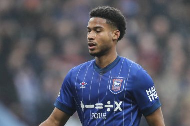 Premier Lig karşılaşmasında Ipswich Town 'dan Jens Cajuste ile Ipswich Town arasında 15 Şubat 2025' te Birmingham, Villa Park 'ta oynanan karşılaşma sırasında