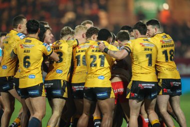 1. Betfred Süper Lig Turu 'ndaki oyuncular arasında Sewell Group Craven Park' ta Hull KR, Castleford Tigers maçında Kingston üzerine Hull, Birleşik Krallık 'ta 14 Şubat 2025' te çıkan tartışma.
