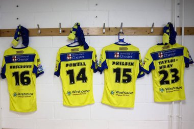 Zane Musgrove, Sam Powell, Joe Philbin ve Cai Taylor-Wray 'in maç tişörtleri Betfred Süper Lig 1. raundu Huddersfield Giants vs Warrington Wolves ile Ohn Smith Stadyumu, Huddersfield, Birleşik Krallık, 16 Şubat 2025