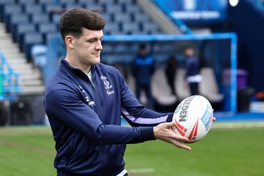 Josh Thewlis of Warrington Wolves with the ball during the Betfred Super League Round 1 match Huddersfield Giants vs Warrington Wolves at John Smith's Stadium, Huddersfield, United Kingdom, 16th February 2025 clipart