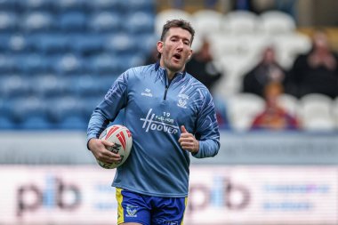 Warrington Wolves takımından Stefan Ratchford, 16 Şubat 2025 'te John Smith Stadyumu' nda oynanan Betfred Süper Lig 1. tur karşılaşmasında ısınma turunda Huddersfield Giants 'a karşı Warrington Wolves' a karşı.