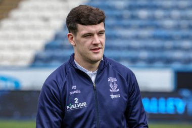 Warrington Wolves takımından Josh Thewlis 16 Şubat 2025 'te John Smith' in Stadyumu 'nda oynanan Huddersfield Giants vs Warrington Wolves maçında