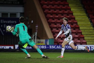 West Bromwich Albion 'dan Harry Whitwell Premier League 2 U21' den Wolverhampton Wanderers U21 - West Bromwich Albion U21 maçında 17 Şubat 2025 'te Aggborough Stadyumu, Kidderminster' da 1-1 'lik skorla gol attı.