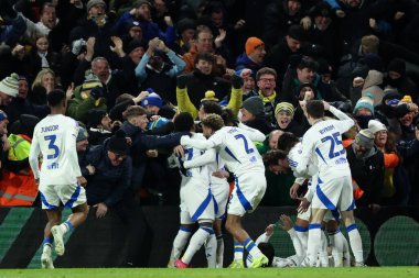 Leeds United takımından Pascal Struijk, 17 Şubat 2025 'te Leeds Road, Leeds, İngiltere' de oynanan Sky Bet Şampiyonası maçında 2-1 'lik galibiyet golünü kutluyor.