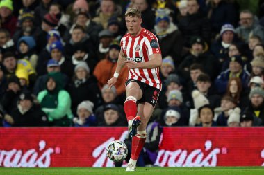 Sunderland 'dan Daniel Ballard, 17 Şubat 2025' te İngiltere 'nin Leeds Road kentinde Leeds United ile Sunderland arasındaki Sky Bet Şampiyonası maçında pas attı.