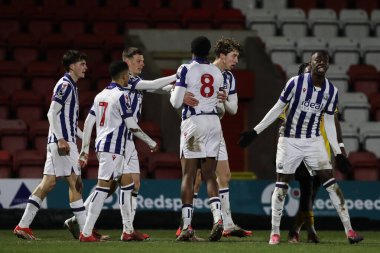 West Bromwich Albion 'dan Harry Whitwell, Premier League 2 U21' den Wolverhampton Wanderers U21 - West Bromwich Albion U21 maçında 17 Şubat 2025 'te Aggborough Stadyumu, Kidderminster, Birleşik Krallık' ta 1-1 kazanma hedefini kutluyor.