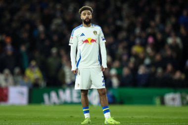 Leeds United takımının Jayden Bogle 'ı 17 Şubat 2025' te Leeds Road, Leeds, İngiltere 'de Leeds United ile oynadığı Sky Bet Şampiyonası maçında Leeds United ile karşılaştı.